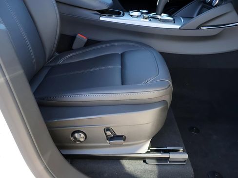 New 2025 Alfa Romeo Stelvio Sprint image 12