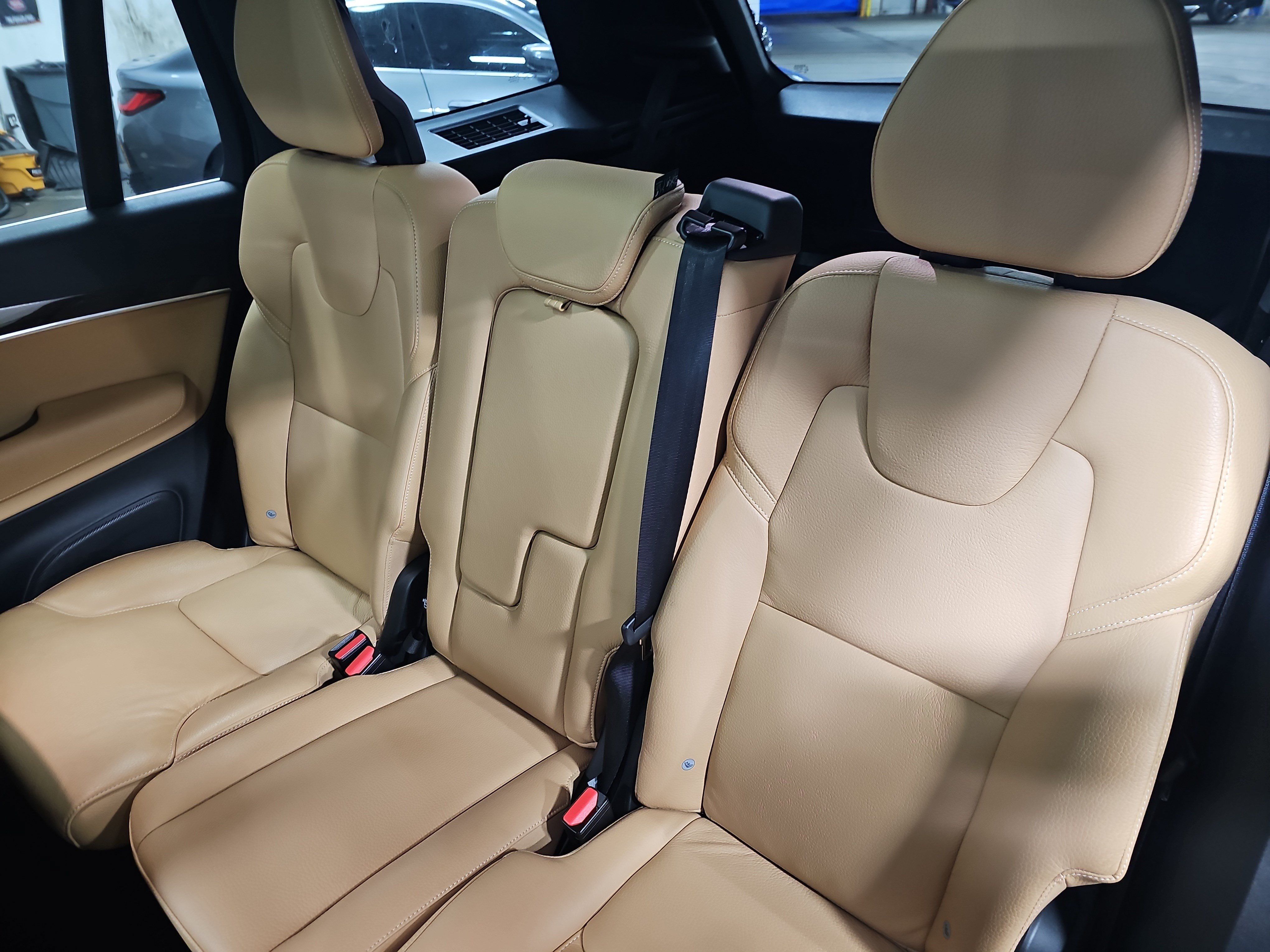 Used 2019 Volvo XC90 T6 Momentum w/ Advanced Package AWD/4WD image 16