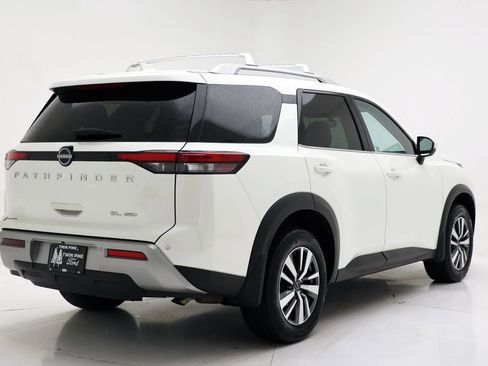 Used 2024 Nissan Pathfinder SL AWD/4WD image 8