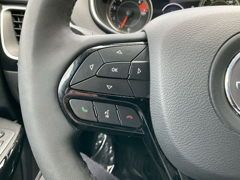 Used 2023 Jeep Cherokee Altitude Lux AWD/4WD image 16