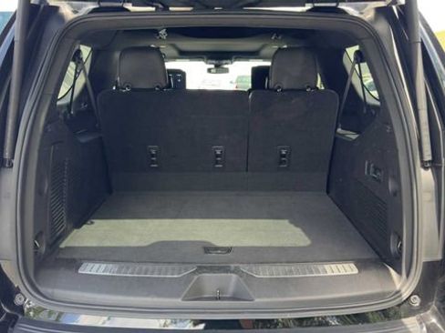 Used 2021 Chevrolet Suburban RST w/ Luxury Package RWD image 37