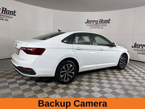 Used 2022 Volkswagen Jetta S image 5