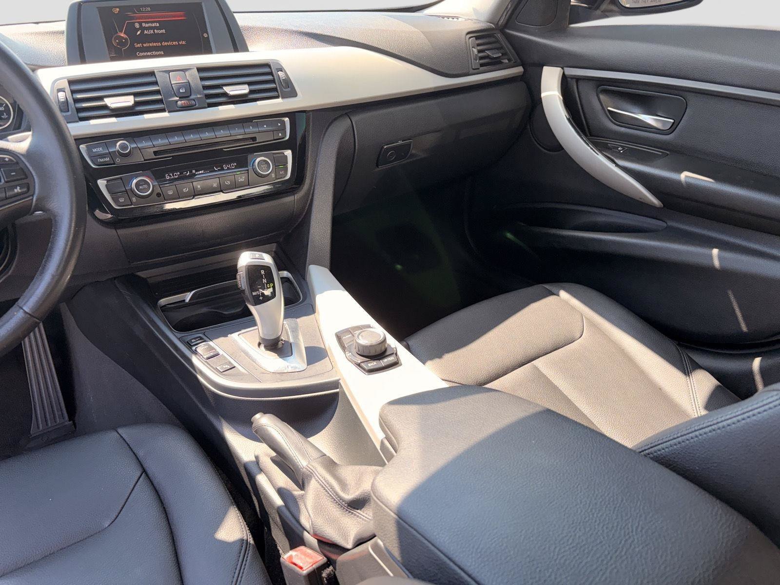 Used 2017 BMW 320i Sedan RWD image 17