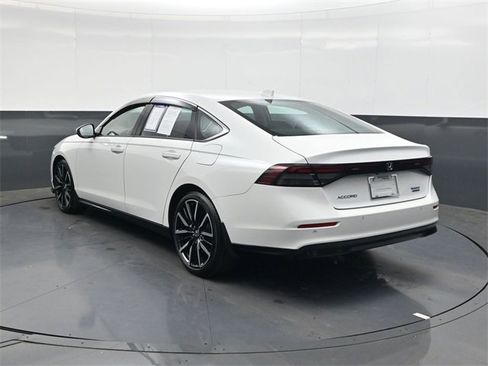 Used 2024 Honda Accord Touring image 6