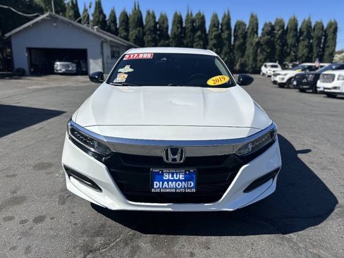 Used 2019 Honda Accord LX image 2