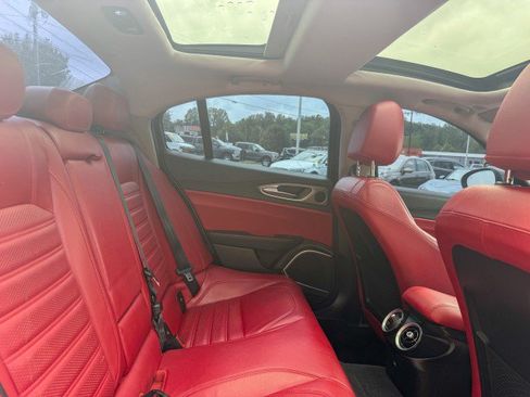 Used 2018 Alfa Romeo Giulia Ti Sport w/ Quick Order Package 22S Sport AWD/4WD image 16
