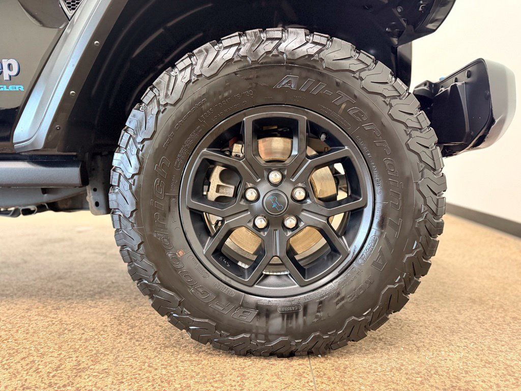 Used 2024 Jeep Wrangler Unlimited AWD/4WD image 26