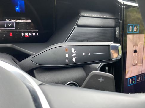 Used 2024 GMC Acadia Elevation image 21