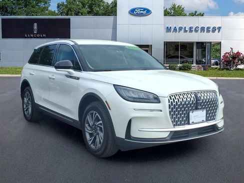 Certified 2023 Lincoln Corsair AWD w/ Rear Removable Package Tray image 1