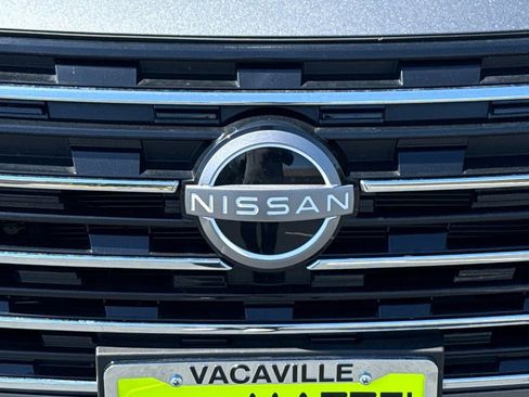 Used 2025 Nissan Rogue S image 8