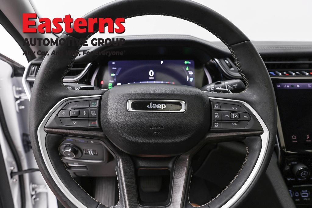 Used 2023 Jeep Grand Cherokee 4WD 4xe image 12
