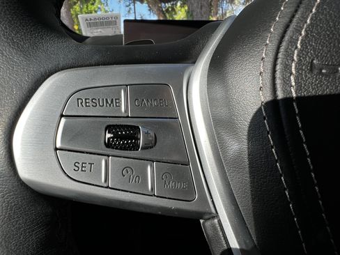 Used 2024 BMW X7 xDrive40i w/ Parking Assistance Package image 19