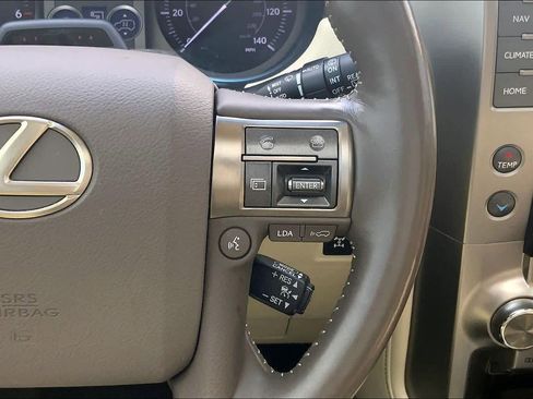 Used 2019 Lexus GX 460 Luxury AWD/4WD image 25