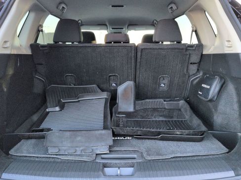 Used 2023 Nissan Rogue S image 17