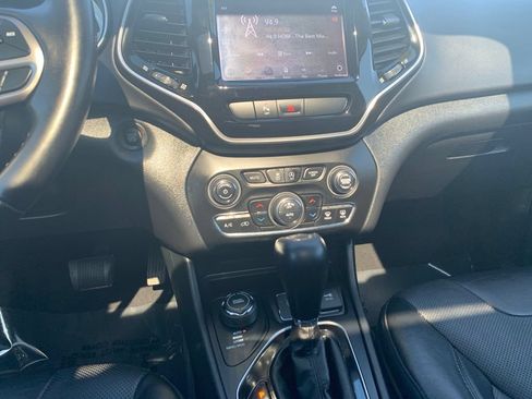 Used 2020 Jeep Cherokee Limited AWD/4WD image 12