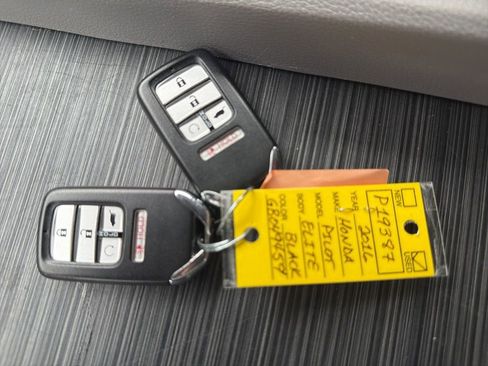 Used 2016 Honda Pilot Elite image 14
