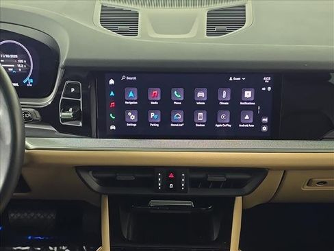 Certified 2024 Porsche Cayenne image 18