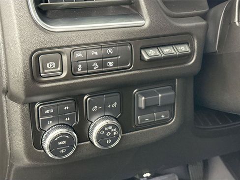 Used 2024 GMC Yukon AT4 w/ AT4 Premium Plus Package AWD/4WD image 16