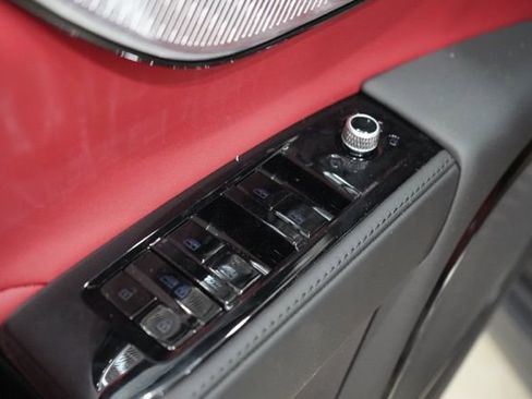 New 2025 Maserati Grecale GT image 18