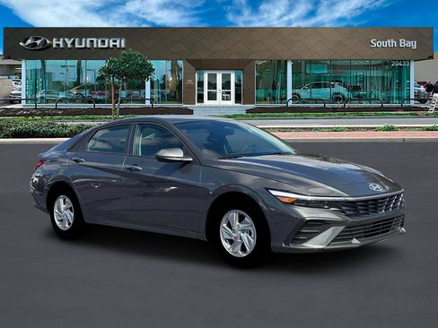 New 2026 Hyundai Elantra SE FWD image 10