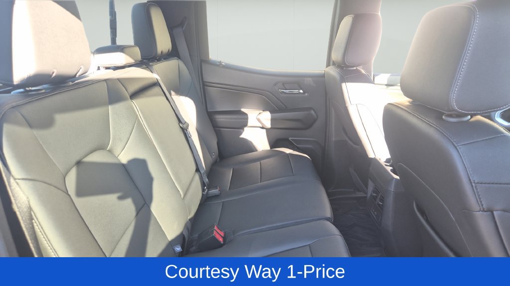 Used 2025 Chevrolet Colorado LT w/ LT Convenience Package RWD image 11