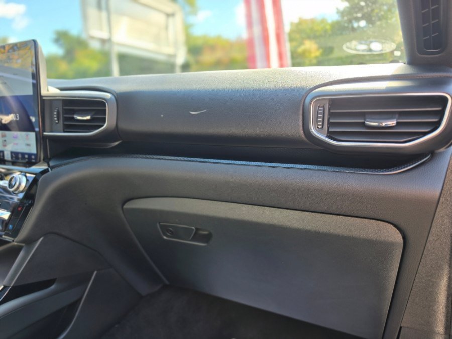 Used 2023 Ford Explorer ST AWD/4WD image 39