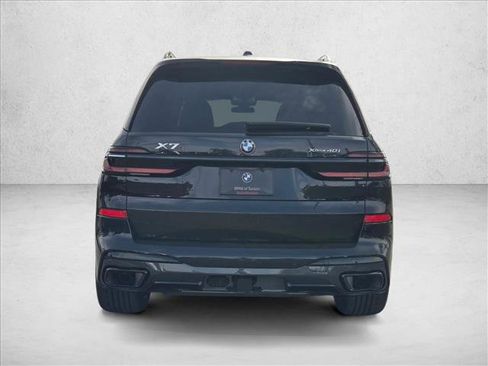 Certified 2025 BMW X7 xDrive40i w/ M Sport Package AWD/4WD image 8