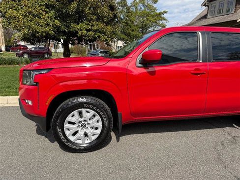 Used 2022 Nissan Frontier SV RWD image 13