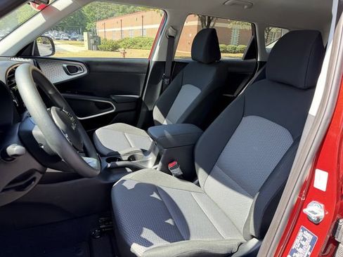 Certified 2025 Kia Soul S FWD image 5