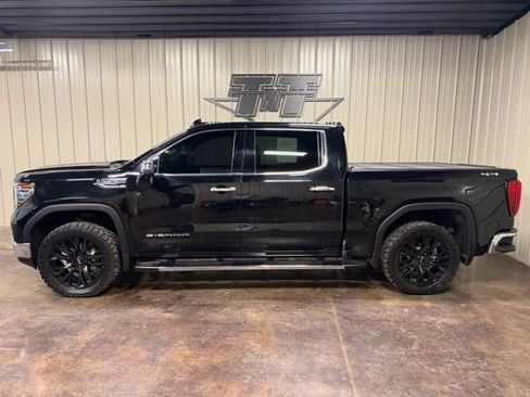Used 2023 GMC Sierra 1500 SLT w/ SLT Premium Package image 3