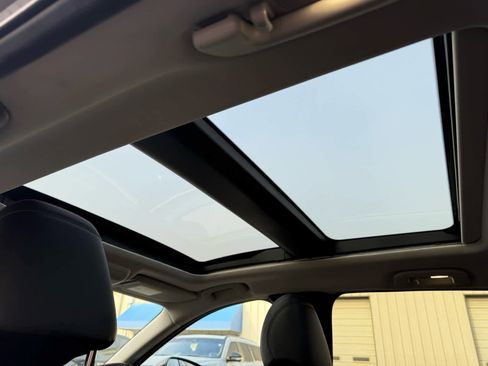 Used 2025 MAZDA CX-50 AWD 2.5 S w/ Premium Package image 18