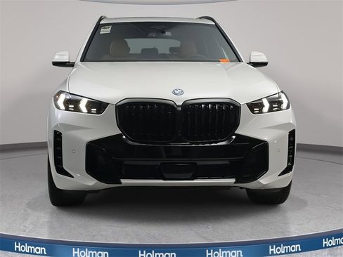 New 2026 BMW X5 xDrive50e w/ M Sport Package image 2