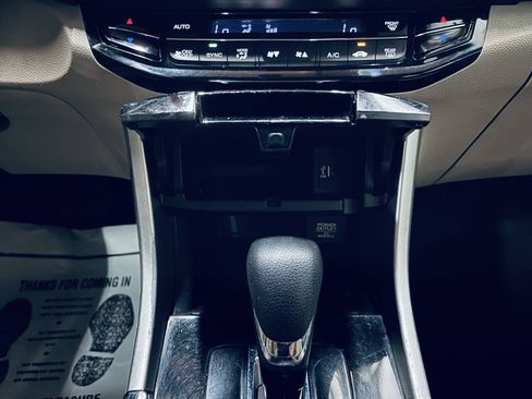 Used 2017 Honda Accord LX image 28