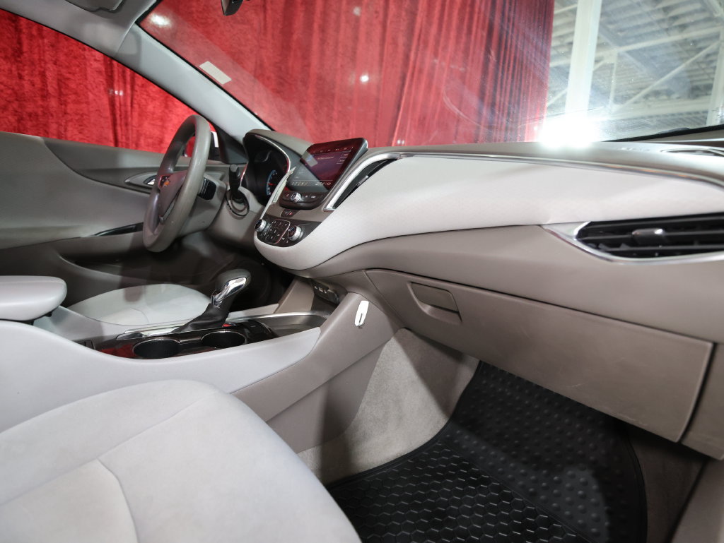 Used 2021 Chevrolet Malibu LT FWD image 22