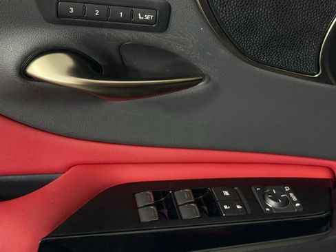 Used 2024 Lexus ES 300h F Sport image 9