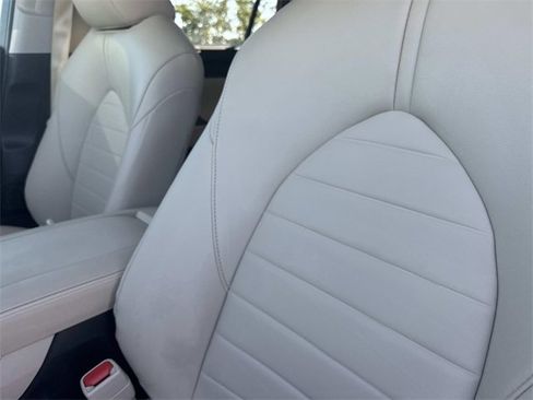 Used 2025 Toyota Highlander XLE image 21