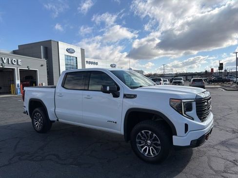 Used 2023 GMC Sierra 1500 AT4 image 2