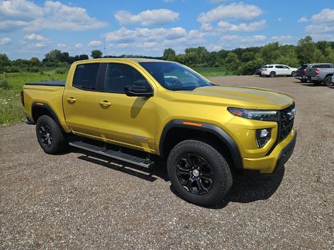 Used 2023 GMC Canyon Elevation w/ Elevation Premium Package AWD/4WD image 3