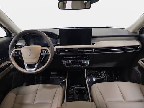 Used 2023 Lincoln Corsair Standard image 9