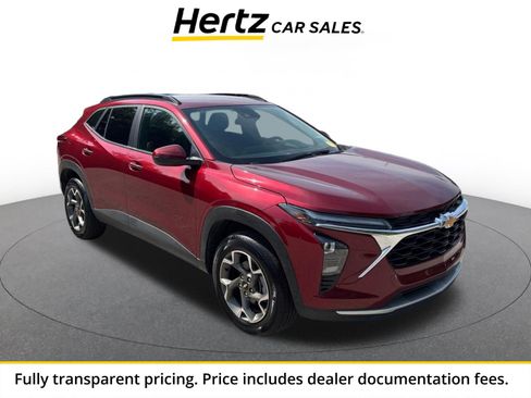 Used 2025 Chevrolet Trax LT FWD image 1