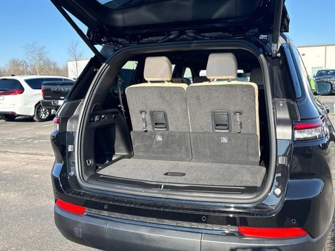 New 2025 Jeep Grand Cherokee L Limited image 13