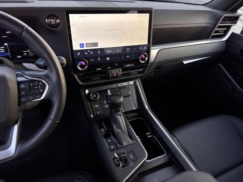 Used 2024 Lexus GX 550 GX 550 Premium w/ Accessory Package (31) image 20