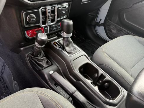 Used 2024 Jeep Wrangler Unlimited Sport AWD/4WD image 26