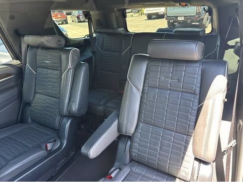 Certified 2024 Cadillac Escalade Sport Platinum w/ LPO, ONYX Package AWD/4WD image 14