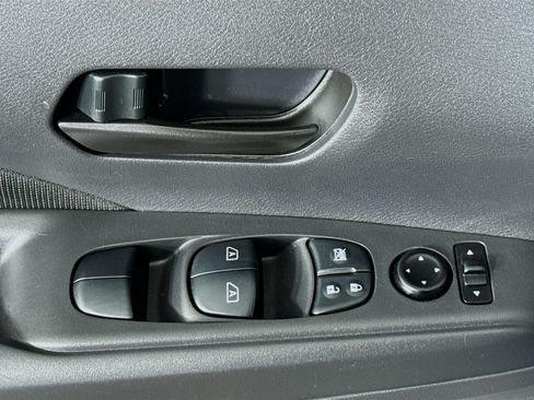 Used 2021 Nissan Kicks S FWD image 22