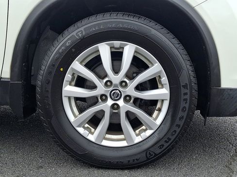Certified 2018 Nissan Rogue SV w/ Premium Package AWD/4WD image 8