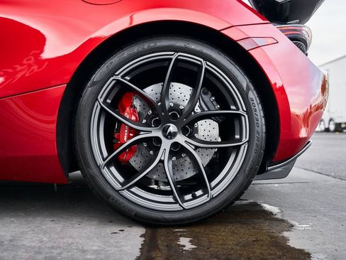 Used 2021 McLaren 720S Performance image 30