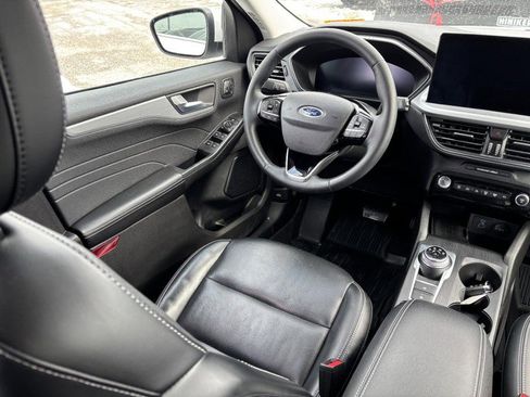 Used 2023 Ford Escape Platinum image 13