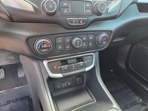 Used 2022 GMC Terrain SLT w/ LPO, Floor Liner Package AWD/4WD image 26