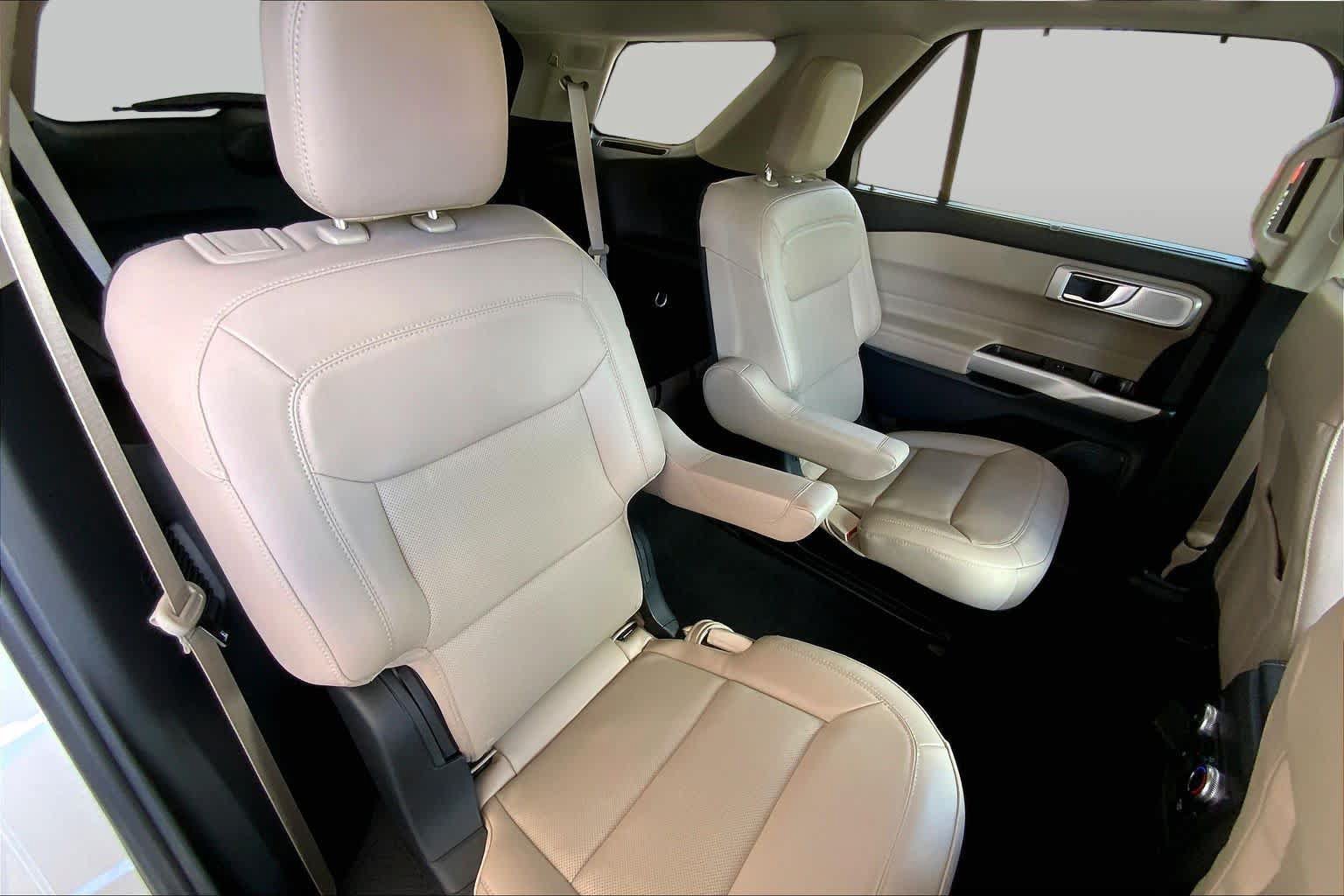 Used 2024 Ford Explorer Limited w/ Limited Technology Package RWD image 20